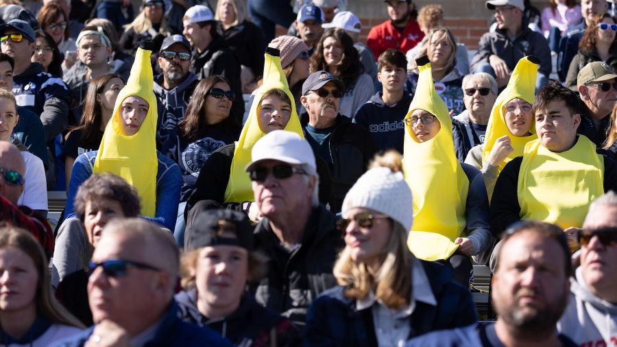 Students in banana costumes at Homecoming 2022
